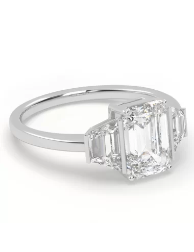 Balto aukso žiedas su 2.70 ct Emerald Lab Grown deimantais