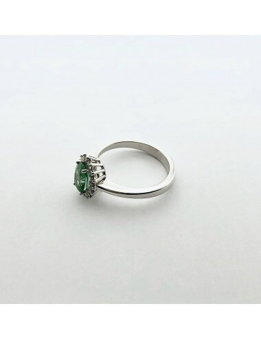 Sužadėtuvių žiedas su smaragdu „Smaragdinis žėrėjimas"