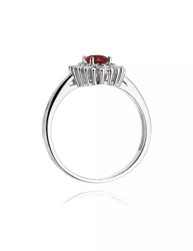 Artumo dvelksmas - balto aukso žiedas su Ovalo formos rubinas ir deimantais