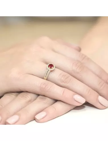 Rubino prabanga - balto aukso žiedas su rubinu ir deimantais (0,70 ct)_3