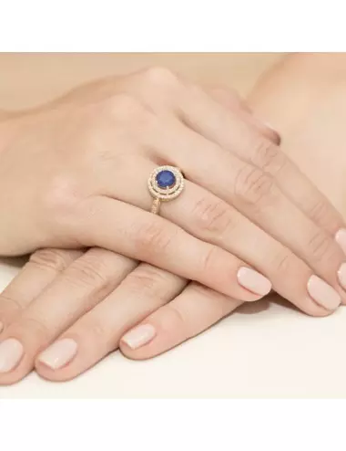 Prabanga - balto aukso žiedas su safyru ir deimantais