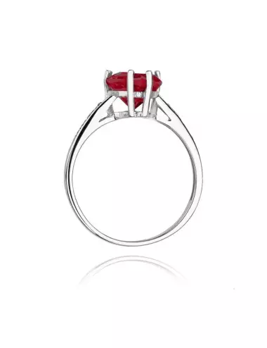 Rubininė širdelė - žiedas su širdelės formos rubinu ir deimantais