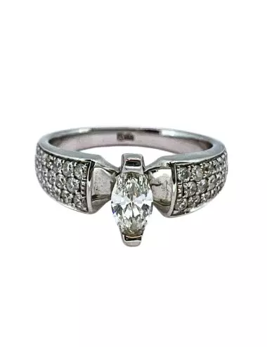 Balto aukso žiedas su Markizės formos deimantu ir deimantais