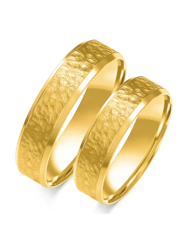 Dviejų spalvų vestuviniai žiedai su smelio raštų