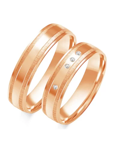 Šilkinės matinės ir blizgios faktūros auksiniai vestuviniai žiedai su keturias deimantais
