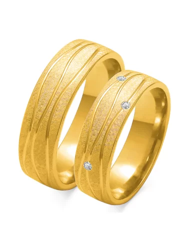 Gilios reljefinės faktūros auksiniai vestuviniai žiedai su deimantais