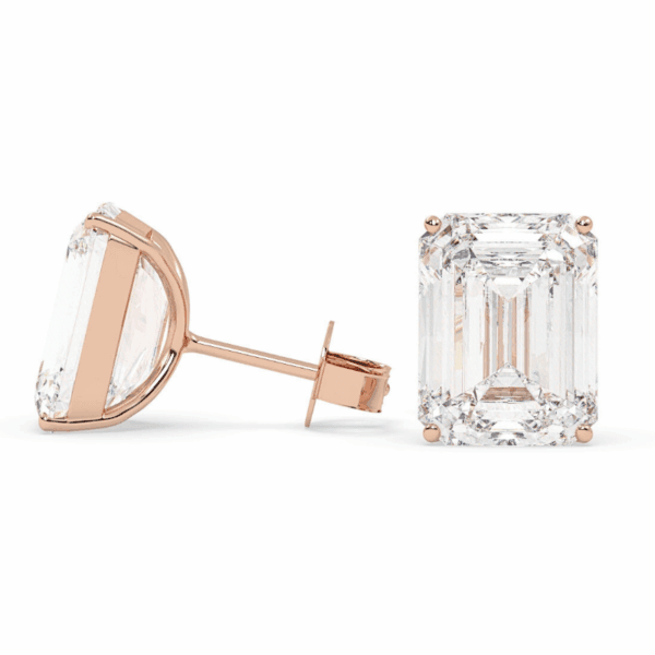 raudono aukso auskarai su stačiakampio formos emerald cut deimantu