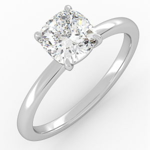 klasikinis balto aukso arba platinos sužadėtuvių žiedas su apvalios pagalvėlės formos deimantu