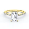 Modernus sužadėtuvių žiedas su stačiakampės formos deimantu iš geltono aukso