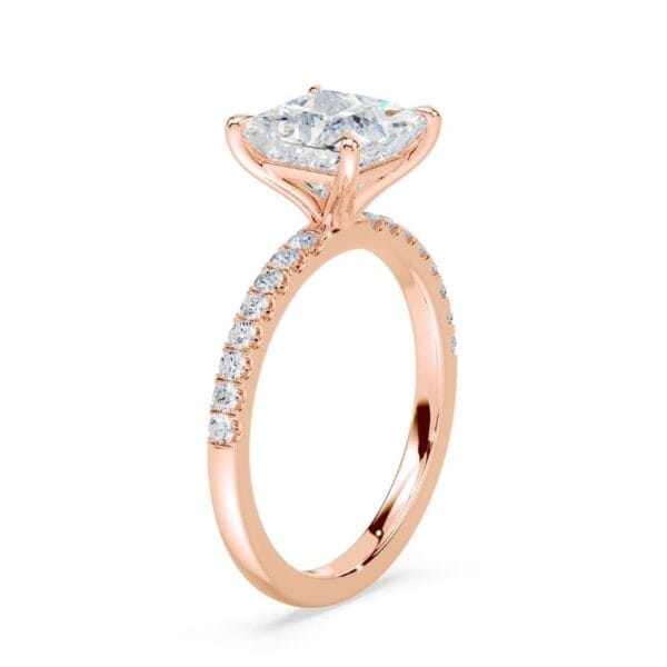 Modernus sužadėtuvių žiedas su deimantu iš raudono aukso - princess cut