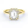 Klasikinis sužadėtuvių žiedas su deimantu ir halo juostele iš geltono aukso - emerald cut