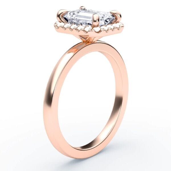 Klasikinis sužadėtuvių žiedas su deimantu ir halo juostele iš raudono aukso - emerald cut