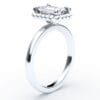 Klasikinis sužadėtuvių žiedas su deimantu ir halo juostele iš balto aukso arba platinos - emerald cut
