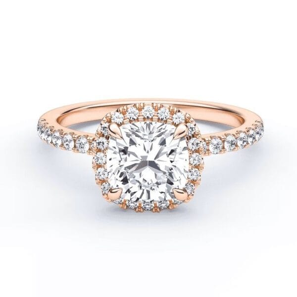 Modernus sužadėtuvių žiedas su deimantais ir halo juostele iš raudono aukso - cushion cut