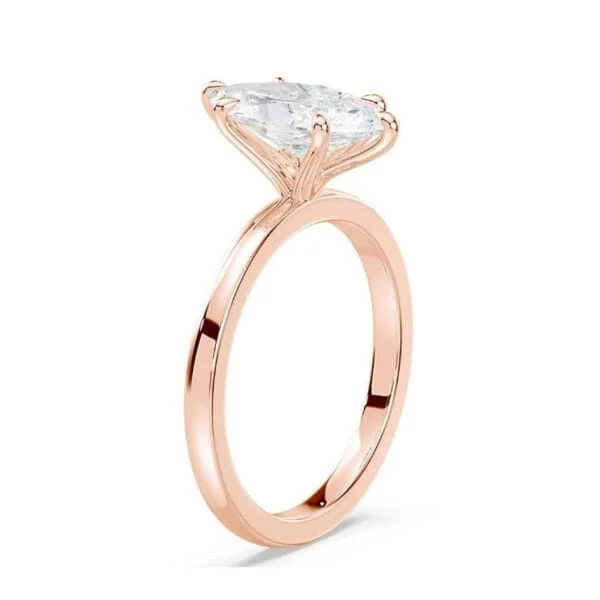 Klasikinis sužadėtuvių žiedas su deimantu iš raudono aukso - marquise cut