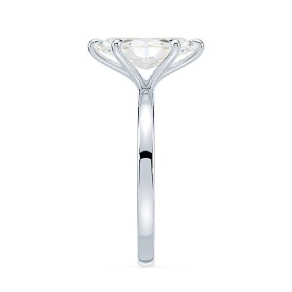 Klasikinis sužadėtuvių žiedas su deimantu iš balto aukso arba platinos - marquise cut