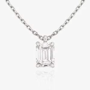 Klasikinis pakabukas su stačiakampio formos deimantu iš balto aukso arba platinos