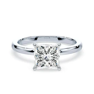 Klasikinis sužadėtuvių žiedas su deimantu iš balto aukso arba platinos - princess cut