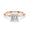 Klasikinis sužadėtuvių žiedas su deimantu iš raudono aukso - princess cut