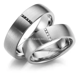 VESTUVINIS ŽIEDAS „JUODA BALTA“ (su baltais deimantais)