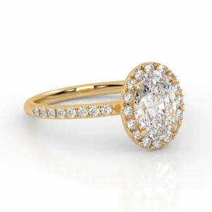 Harmonija – geltono aukso žiedas su Ovalo formos deimantu ir deimantais (1,69 ct)