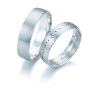 VESTUVINIS ŽIEDAS „MEILĖS DEBIUTAS“ (su deimantais)