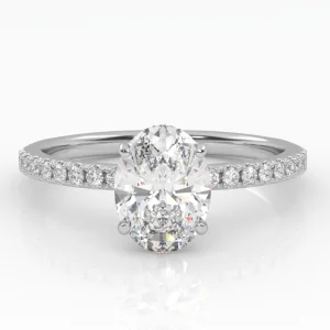 Ovalo Šviesa – Balto aukso žiedas su spindinčiu Ovalo formos deimantu ir deimantais (0,75 ct)