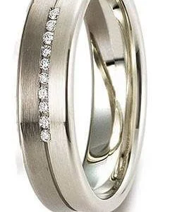 VESTUVINIAI ŽIEDAI “ŠVENTI JAUSMAI” (su deimantais)