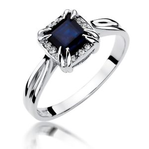 Safyrų mėlynė - auksinis žiedas su safyru ir deimantais (0,76 ct)