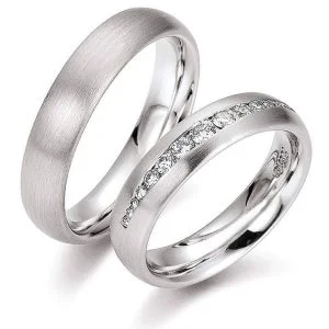 Klasyczna obrączka ślubna z diamentami – Uśmiech (0,28 ct)