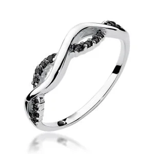 Naktelė – balto aukso žiedas su juodais deimantais (0,07 ct)