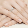 Balto aukso sužadėtuvių žiedas su mėlynu deimantu – Modern Blue (LAB 0,42 ct) 4
