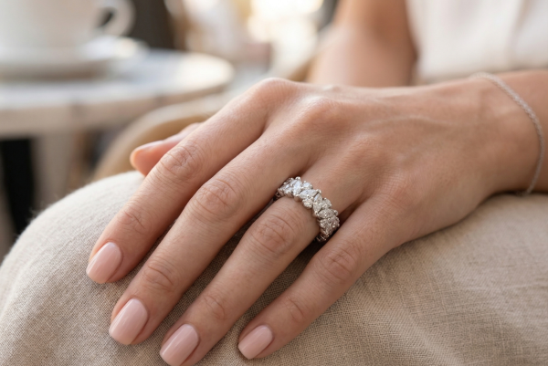 Deimantinė juostelė 33 Marquise & Round 10.69 karatai balto aukso