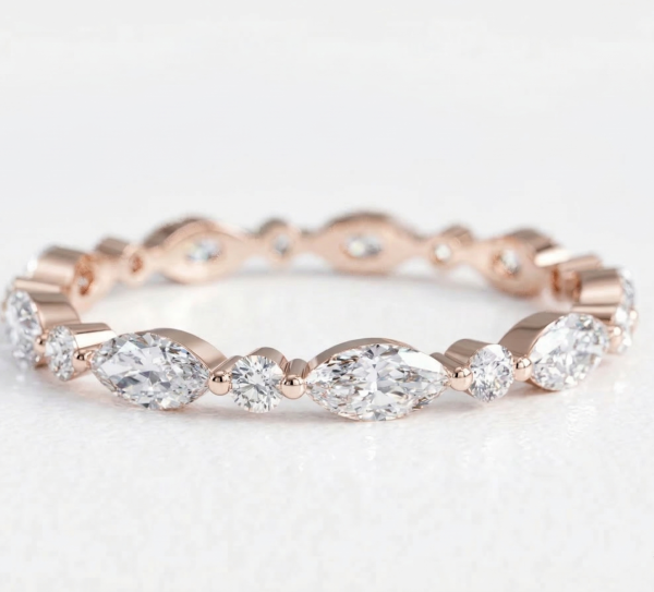 Deimantinė juostelė 6 Marquise & 6 Round 3.60 karatai raudono aukso