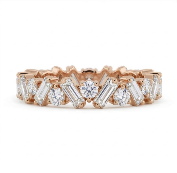 Išskirtinė deimantinė juostelė Emerald & Round raudonas auksas