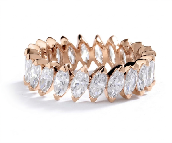 Deimantinė juostelė 14 Marquise 4.26 karatai
