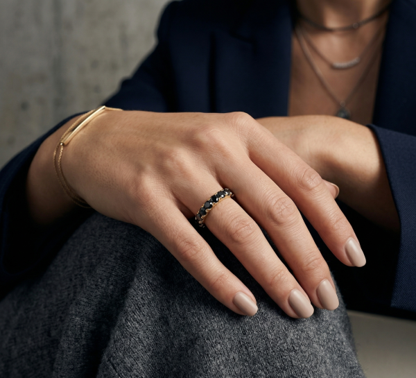 Deimantinė juostelė su juodais deimantais (2.90 ct) 3.60 mm ant rankos 1