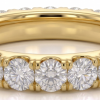 Žiedas juostelė su deimantais geltono aukso (3.80 ct) 4.00 mm ant piršto