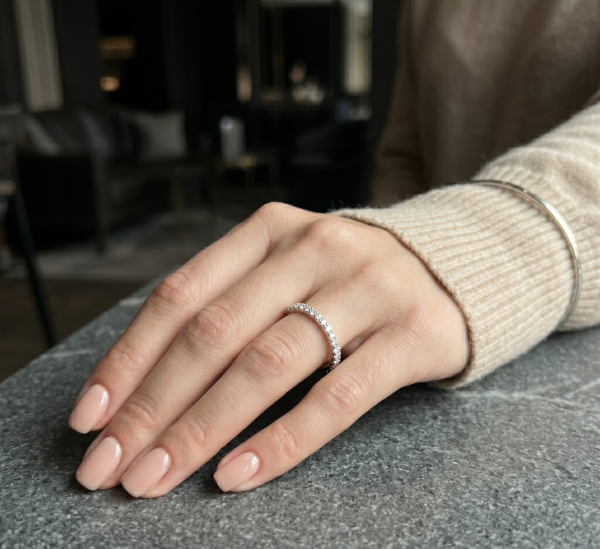 Žiedas su deimantais - balto aukso deimantinė juostelė ant rankos(13 vnt - 1.05 ct) 3.00 mm 22