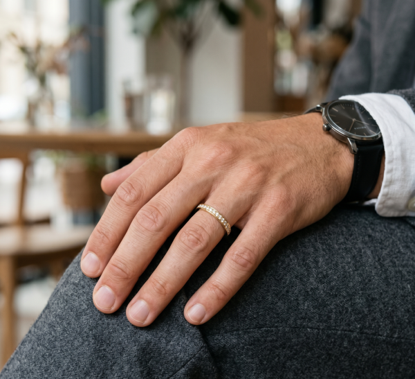 Žiedas su deimantais vyrui - geltono aukso deimantinė juostelė (LAB 15 vnt - 0.45 ct) 2.00 mm 44