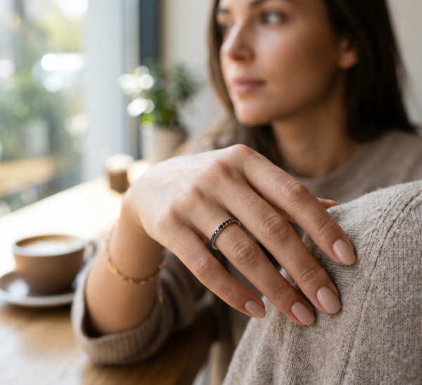 Žiedas su juodais deimantais - deimantinė juostelė balto aukso (20 vnt - 0.20 ct) 1.50 mm 2