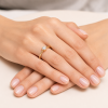 Sužadėtuvių žiedas su Round deimantu (Lab Grown 0.50 ct) geltonas auksas ant rankos